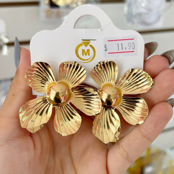 Brinco Flor Dourado